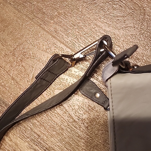 ‼️50%_5+Bundles‼️ ROSETTI Shoulder Bag P2 - Picture 9 of 14